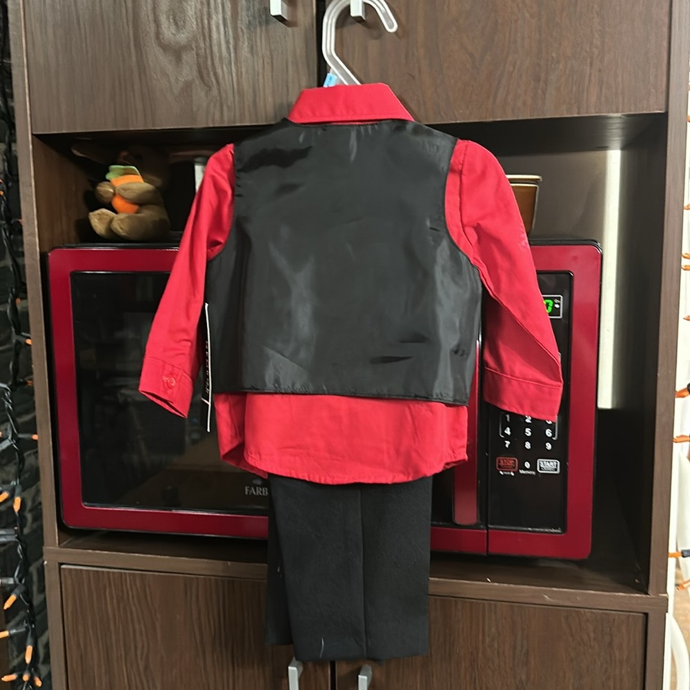 NWT 4 piece boys suit in 3-6months - Picture 5 of 5